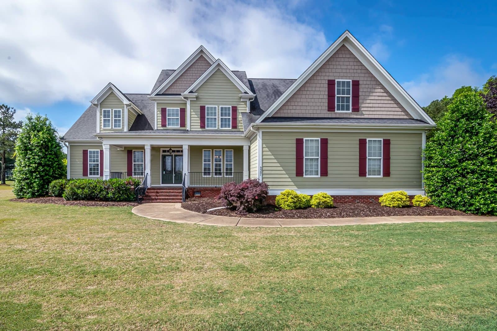 August Buyers Face Arlington Bidding Wars