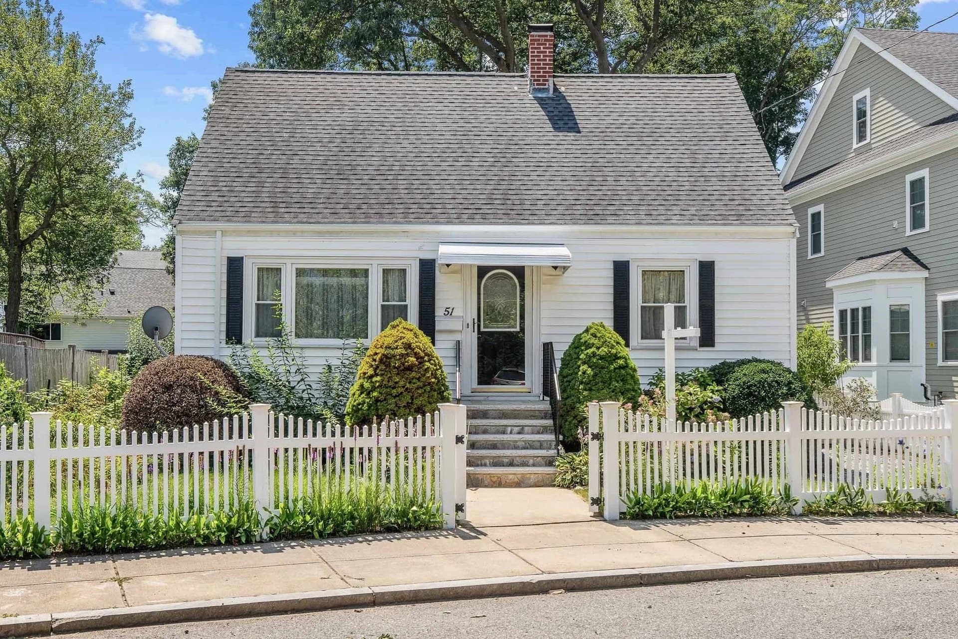 51 Ledge Hill Rd, West Roxbury, MA, USA